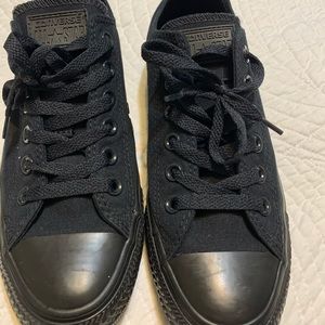 Black converse sneakers